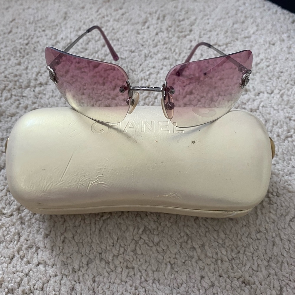 COPY - Chanel sunglasses. No scratches